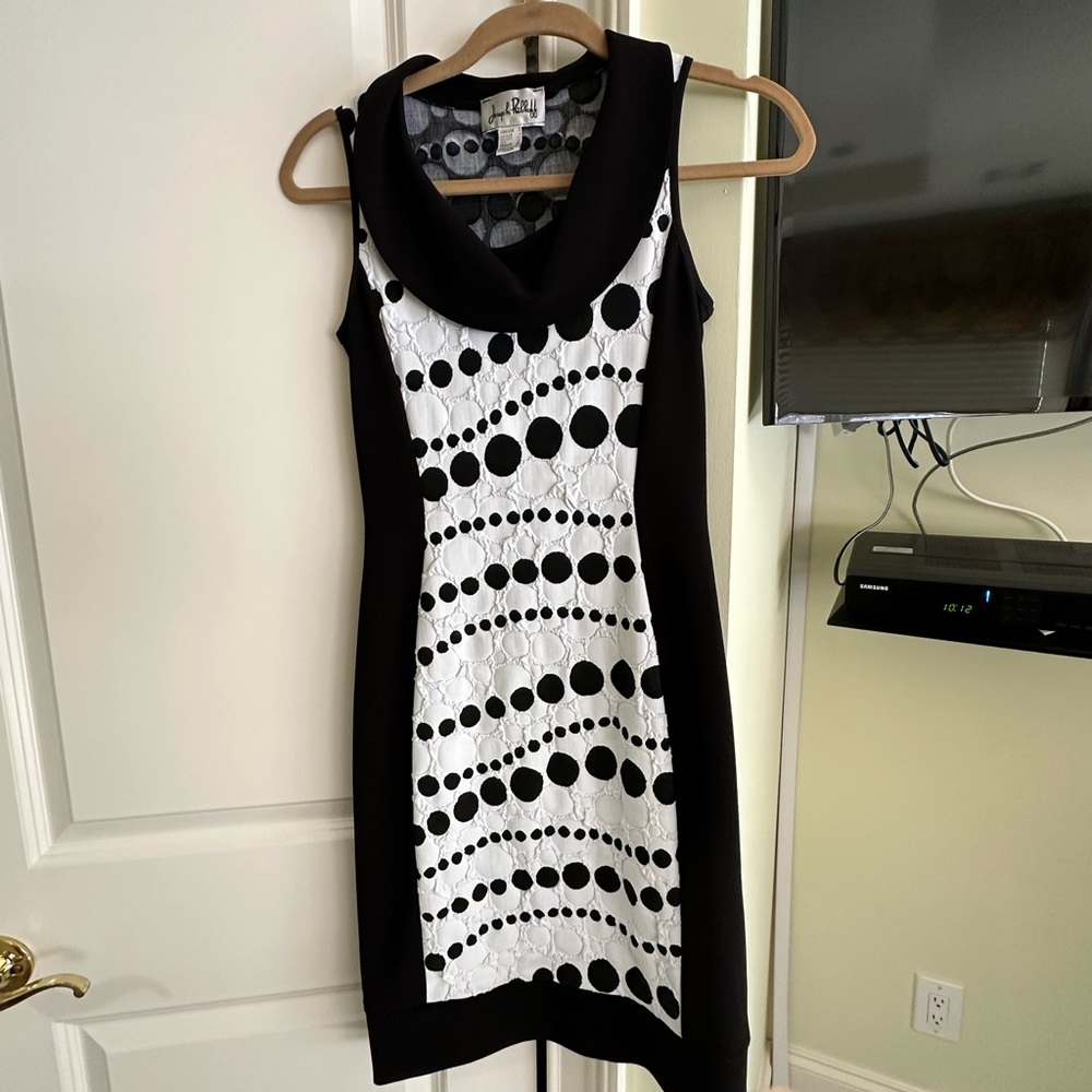 Joseph Ribkoff Black/White date night dress size 2
